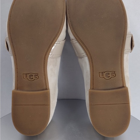 Ugg  Women’s Tan Loafers size 8 pre owned Exellent condition - Picture 6 of 9